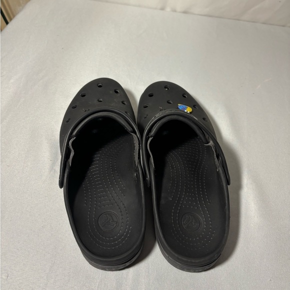 Mens size 7 and women’s size 9 crocs shoes, #G915 - Picture 3 of 5